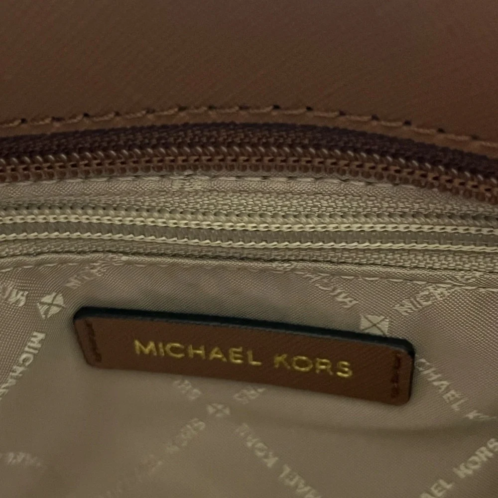 NWOT MK Jet Set Travel Large Chain Shoulder Tote Vanilla MK Signature Logo - Picture 14 of 16